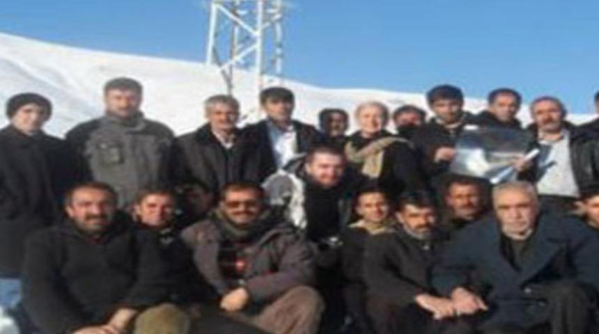 Hepsi &ouml;l&uuml;m&uuml; bekliyor