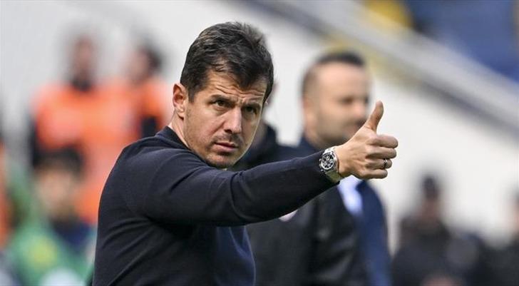 Emre Belözoğlu ile Serhat Akın arasındaki gerilim bitmek bilmiyor! "Sana mı soracağım oğlum?" G4