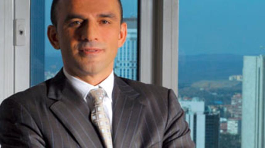 Rakipleri silah zoruyla dize getirmiş