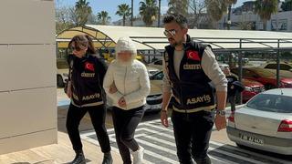 Antalya'da tanınmış diş hekimi başından vurulmuş halde bulunmuştu! Eşi ve 2 şüpheli gözaltına alındı