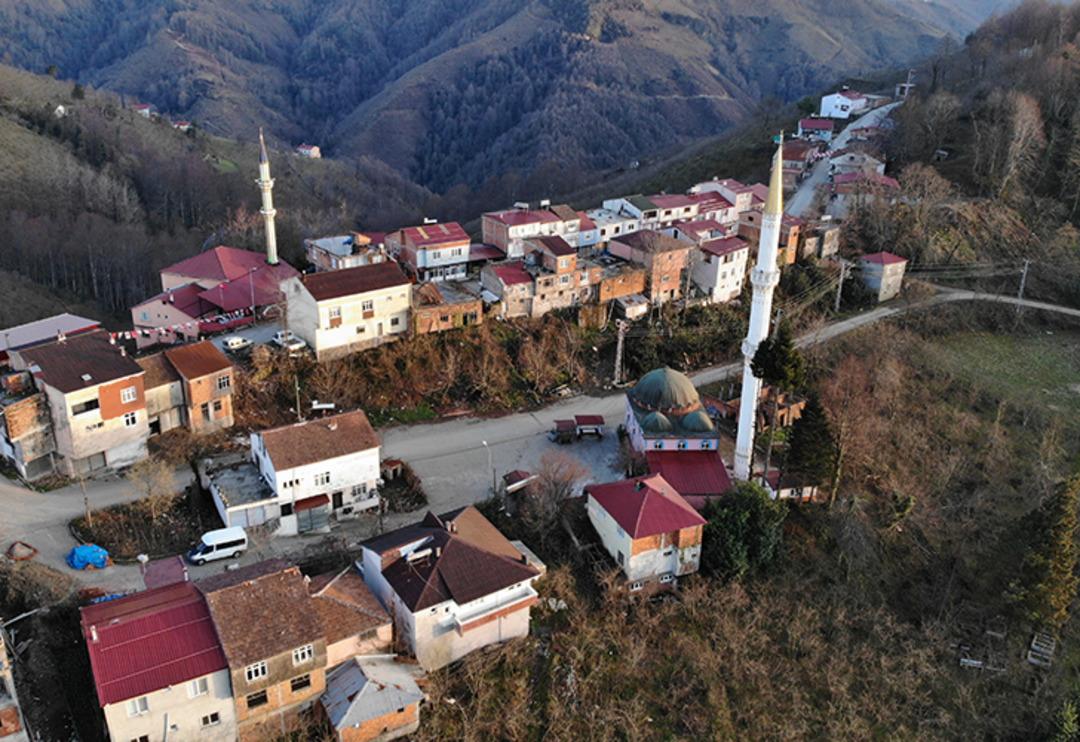 T&uuml;rkiye'de eşi benzeri yok! Bir adımla il değiştirip, 2 dakika farkla iftar a&ccedil;ıyorlardı, m&uuml;ft&uuml;l&uuml;k harekete ge&ccedil;ti  