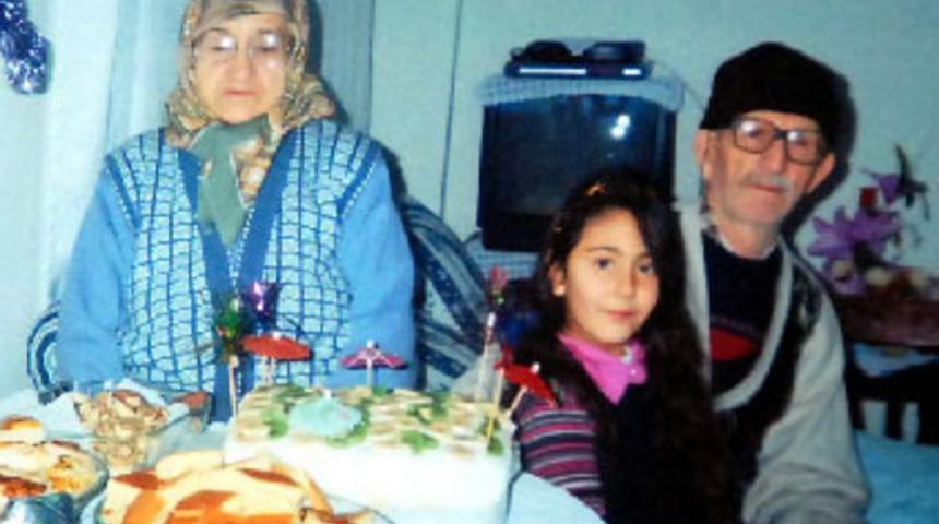 60 yıllık evli &ccedil;ift bir yastıkta &ouml;ld&uuml;