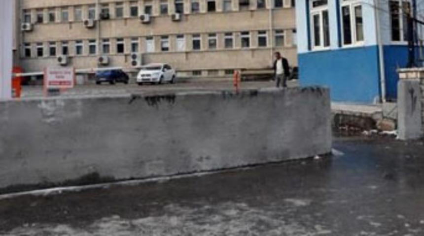 Vali "Zam öyle yapılmaz böyle yapılır" dedi