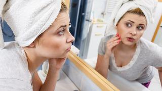 Aynaya bakınca anlaşılıyor! Yüzünüzden okunan 5 vitamin eksikliği ve iyi gelen yiyecekler