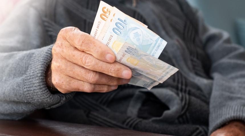 SON DAKİKA | En düşük emekli maaşında son durum: 'Sıfır zam' tehlikesi sonrası harekete geçildi! Masada 2 farklı rakam var! 500 TL daha eklendi