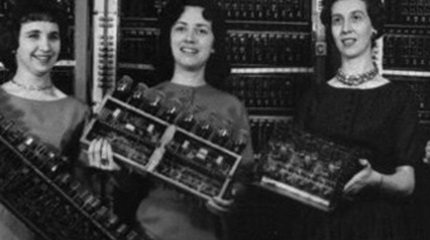 Kadınlar teknolojiye daha fazla para harcıyor