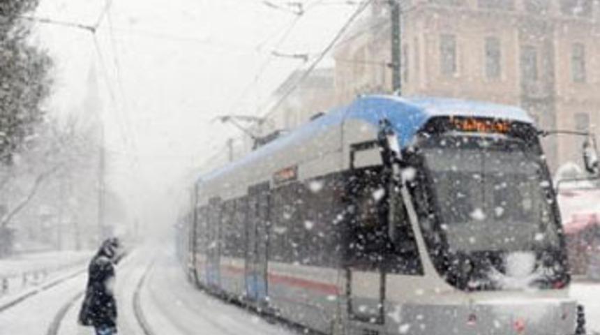 İstanbul'a kar geri döndü!