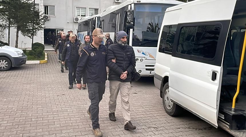 Sakarya'da DEAŞ'a yönelik Bozdoğan-11 operasyonlarında yakalanan 33 şüpheliden 14'ü tutuklandı