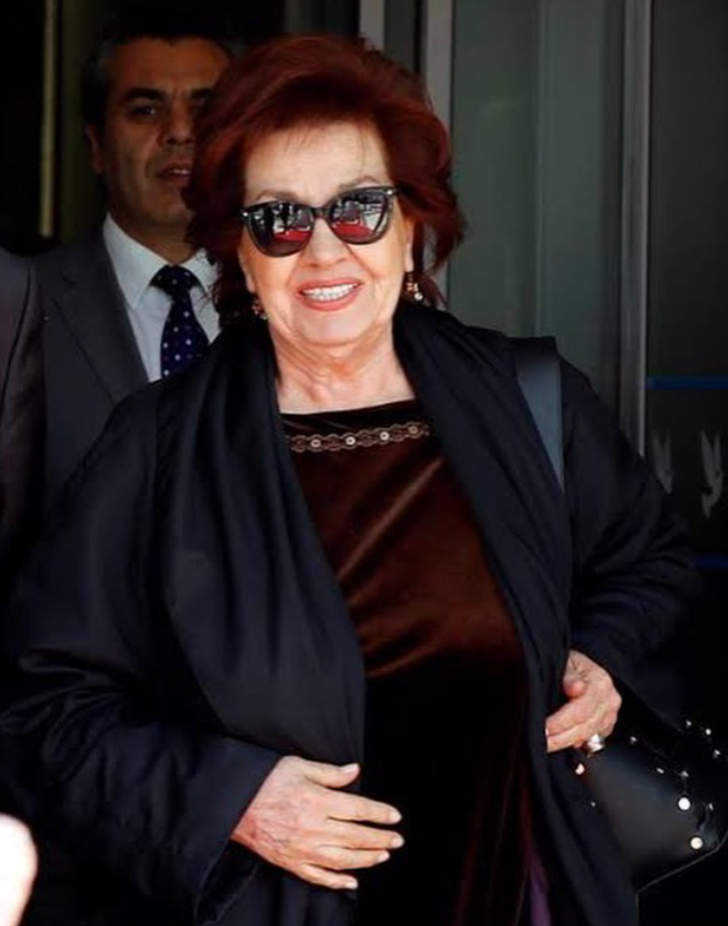 Yaprak Dökümü'nün Hayriye Hanımıydı... Son hali görenleri şaşırttı! Oyuncunun beyaz saçlarına yorum yağdı: "Aysel Gürel'e benzettim" G2