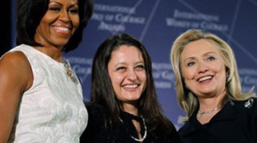 CHP'li Pavey'e hem &ouml;vg&uuml; hem &ouml;d&uuml;l