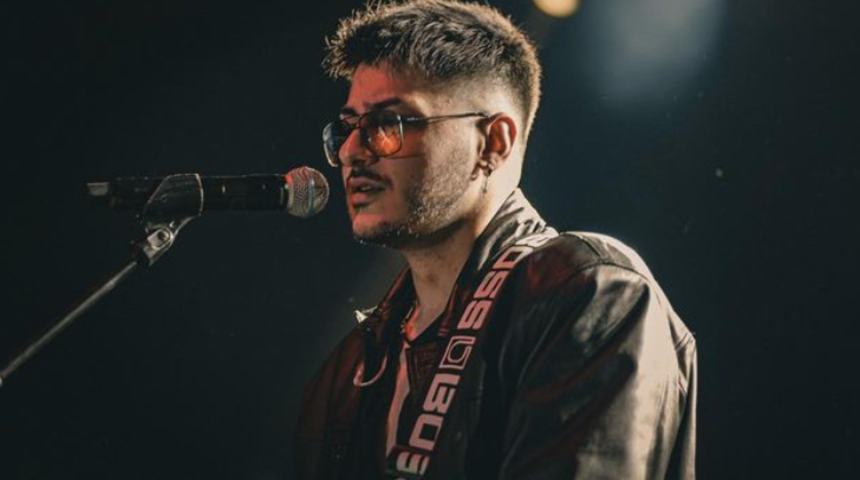 Görenler tanıyamamıştı! Ünlü şarkıcı Semicenk birliğine teslim oldu 