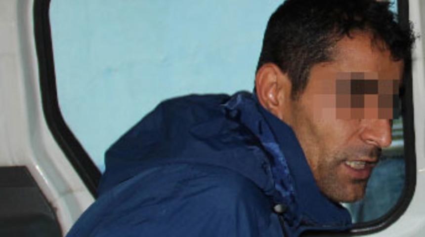 Otomobilde komşusunun kızıyla yakalandı