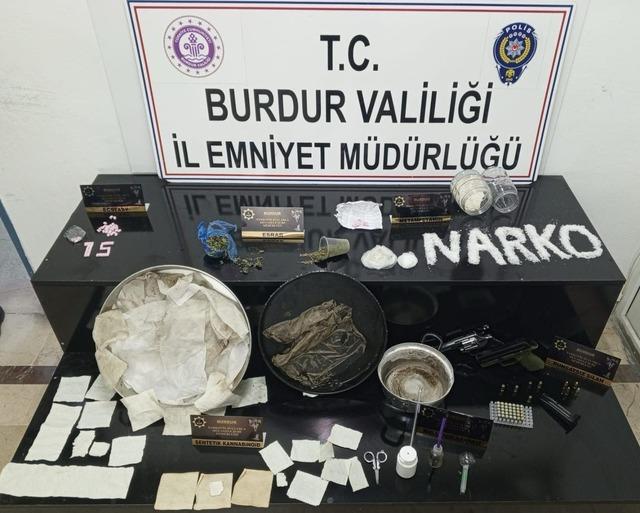 Burdur merkezli düzenlenen uyuşturucu operasyonunda 11 zanlı tutuklandı 