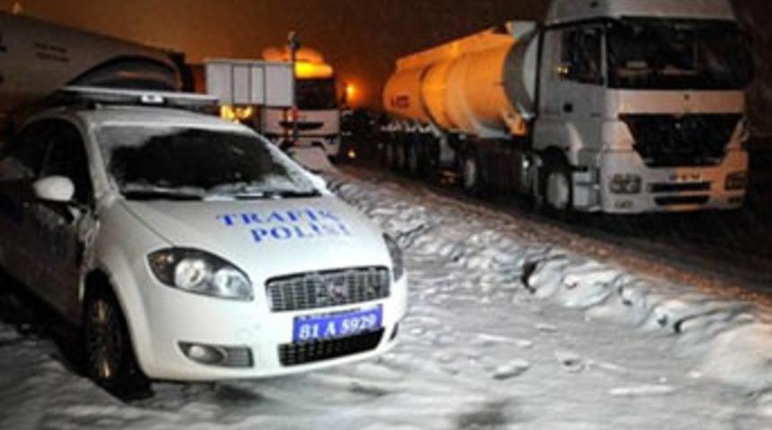 Ankara-İstanbul yönü ulaşıma kapandı