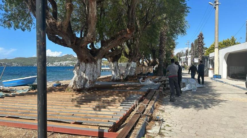 Bodrum'da mavi bayraklı halk plajına metal platformlar diktiler! Kaymakamlık devreye girdi