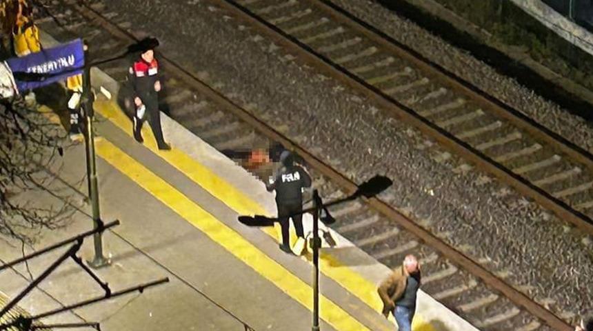 Marmaray'da korkunç olay! Bir anda kendini raylara bıraktı