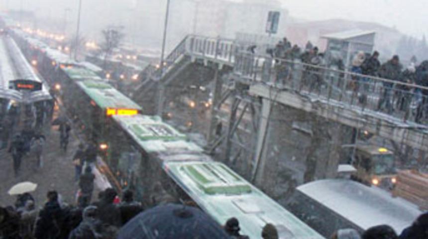 Flaş...TEM trafiğe kapandı