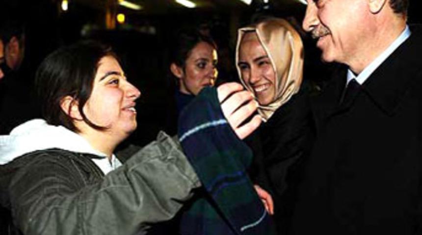 Genç bir kızın Başbakan'dan şaşırtan isteği