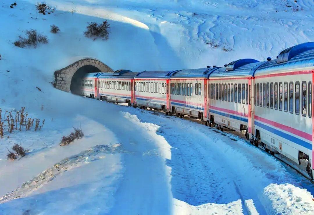 Doğu Ekspresi'nde fiyatlar u&ccedil;tu: 25 bin liralık tur fiyatı i&ccedil;in Bakanlığa &ccedil;ağrı! 'Elimizde etkili bir &ccedil;&ouml;z&uuml;m var, gitmemek...'