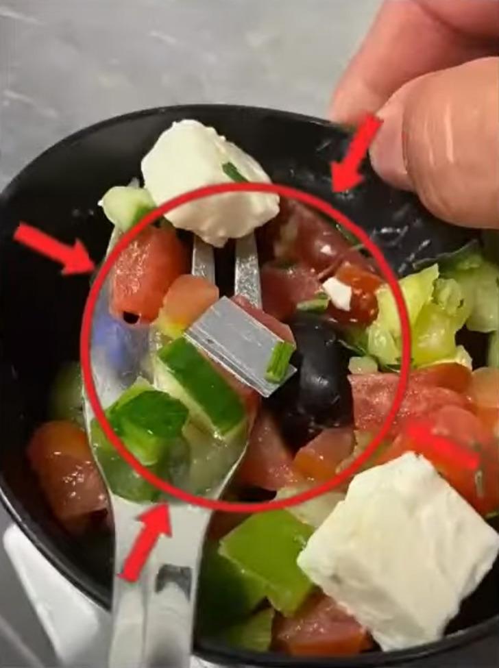 Türkiye'ye dönen uçakta kabus: Bıçaklı salata yiyince havada hastanelik oldu! Havayolu şirketinin yolcuya teklifi 'pes' dedirtti G5