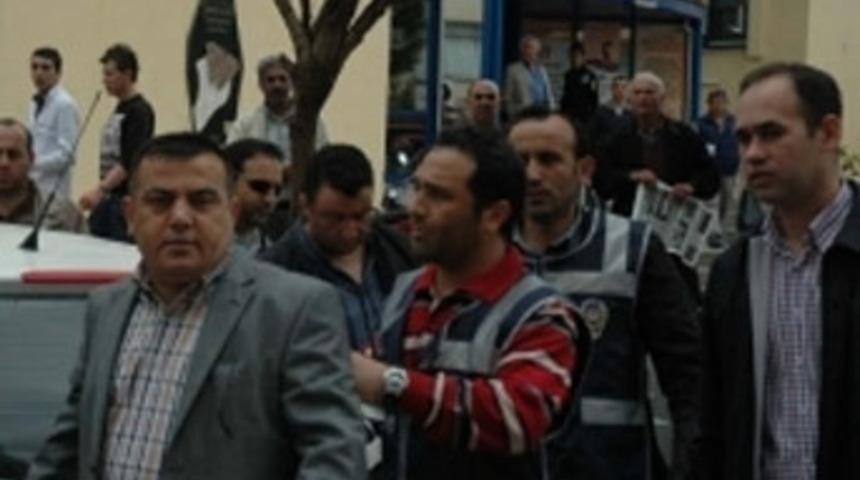 Kuşadası Belediyesi'ne operasyon