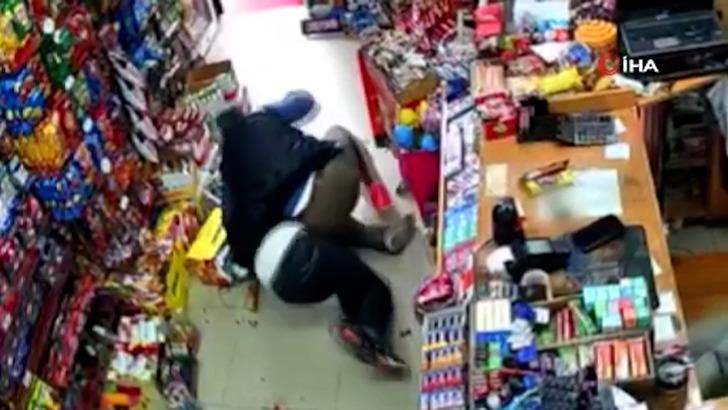 Kart ile ödedi, fişinde fark etti! Sigaradaki 1,5 TL'lik komisyon ücretini görünce... Esenyurt'taki market kan gölüne döndü G5