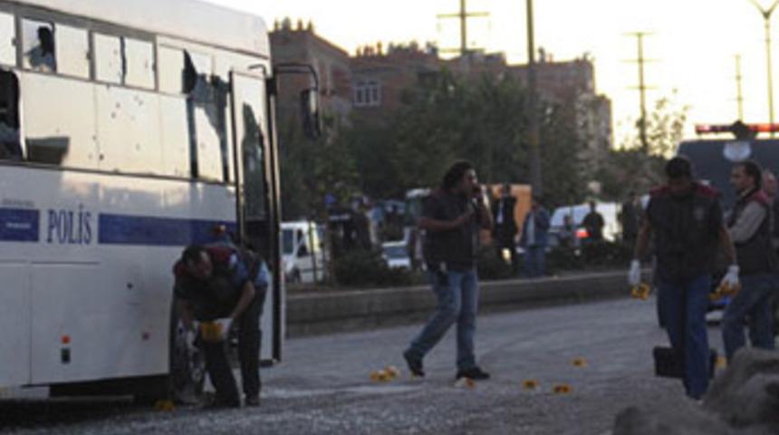 Çevik kuvvete kaleşnikoflu saldırı