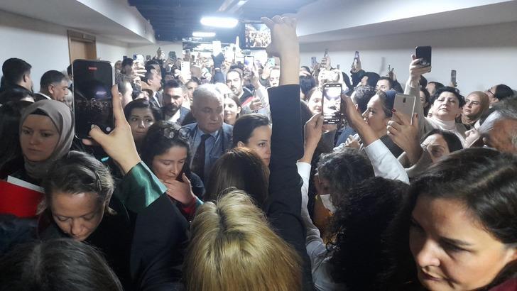 Canice öldürülen kedi Eros'un duruşmasına hayvanseverlerden akın! İbrahim Keloğlan'ın cezası belli oldu: 'İyi' hal indirimi' uygulandı G5