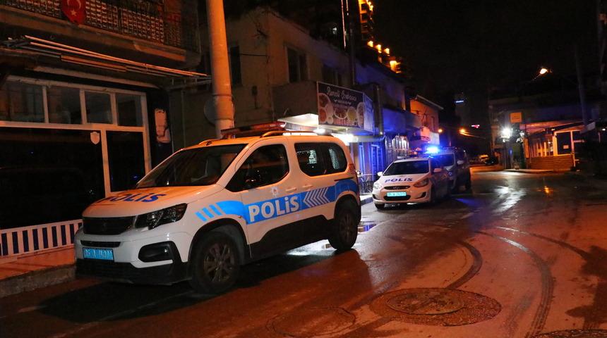 İzmir'de evinde tabancayla vurulan kişi hastanede öldü