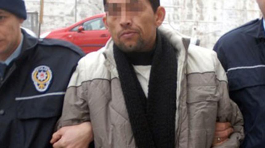 Cezaevinden firar edip eşini bıçakladı