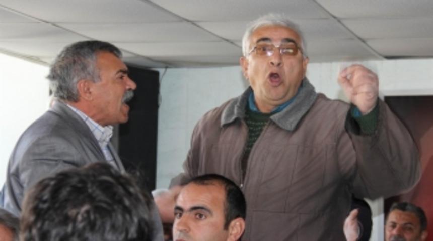 G&uuml;rsel tekin'e sandık protestosu