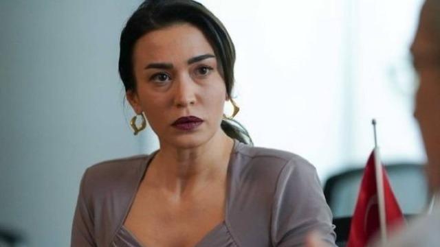 Bahar dizisinin Rengin'i Ecem Özkaya’nın eski hali sosyal medyada gündem oldu! Görenleri şaşırttı