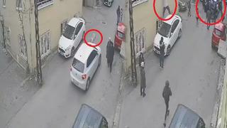 Otomobilin altında kalan 10 yaşındaki çocuğun yardımına koşmak için camdan atladı! O anlar kamerada