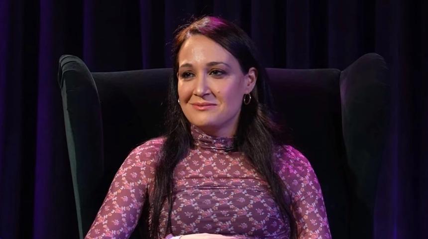 Oscar'da 'yok artık' dedirten benzerlik! Lily Gladstone'u gören Gupse Özay sandı