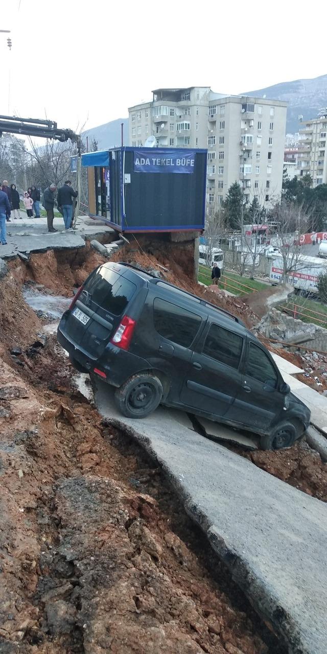 Kahramanmaraş'ta toprak kayması meydana geldi: Çok sayıda araç zarar gördü 640xauto