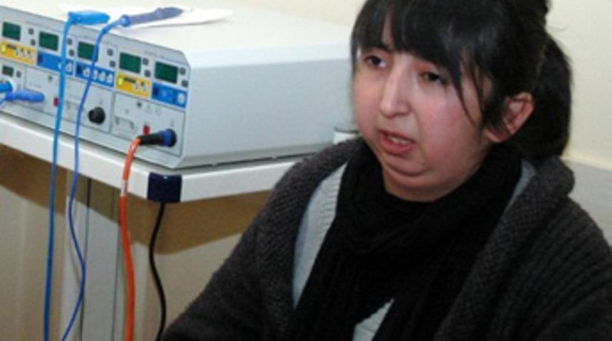 18 yaşında ilk kez yemek yedi