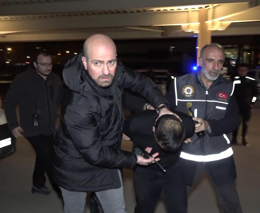 23 yıllık &ouml;ğretmen dehşet sa&ccedil;tı! Kıskan&ccedil;lık krizine girdi, eşi ve kızını bı&ccedil;aklayarak &ouml;ld&uuml;rd&uuml;