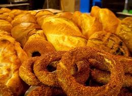 Ticaret Bakanlığı 'bana soracaksınız' dedi! Ekmek ve simit fiyatları için yeni karar: Resmi Gazete'den duyuruldu