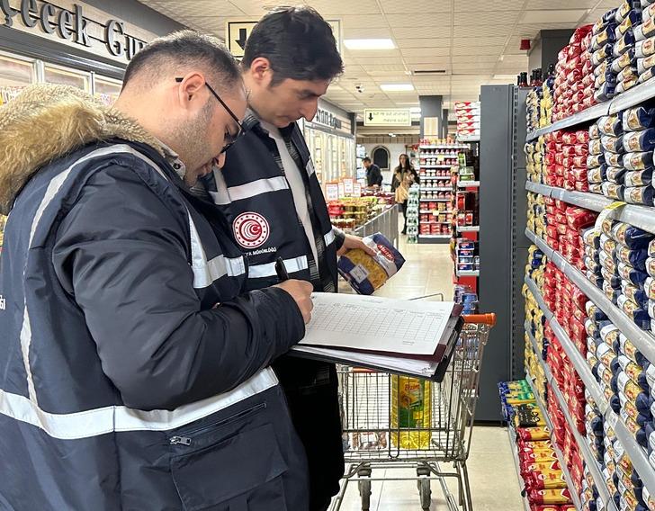 Rafta 15,65 lira, kasaya gelince 17,95 lira! Aradaki fark 2 bin 172 lira... Pişkin savunması kendini kurtarmaya yetmedi G3