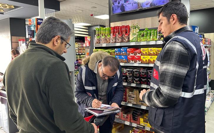 Rafta 15,65 lira, kasaya gelince 17,95 lira! Aradaki fark 2 bin 172 lira... Pişkin savunması kendini kurtarmaya yetmedi G2