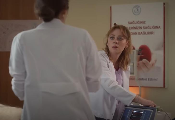 Demet Evgar Bahar dizisinin setinden o sırrı paylaştı! 'Her derde deva olduğu gibi...' Gösterdikten sonra bir ısırık aldı G3