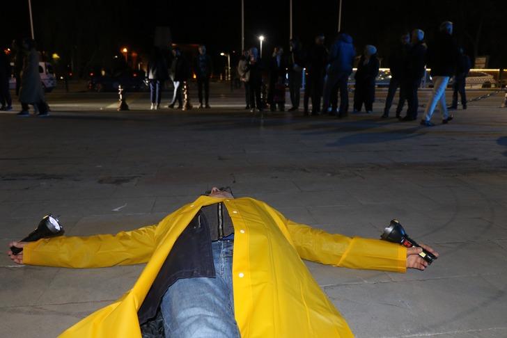 Yerde uzun süre hareketsiz yatan profesörü görenler polise haber verdi! Gerçek sonradan anlaşıldı G3