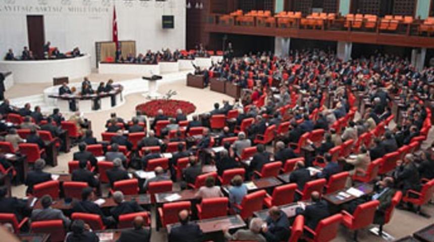 'MİT'çilere yakalama' kararına ilk tepkiler