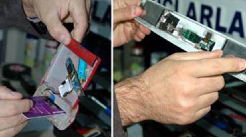 ATM kullananların kartından para çektiler