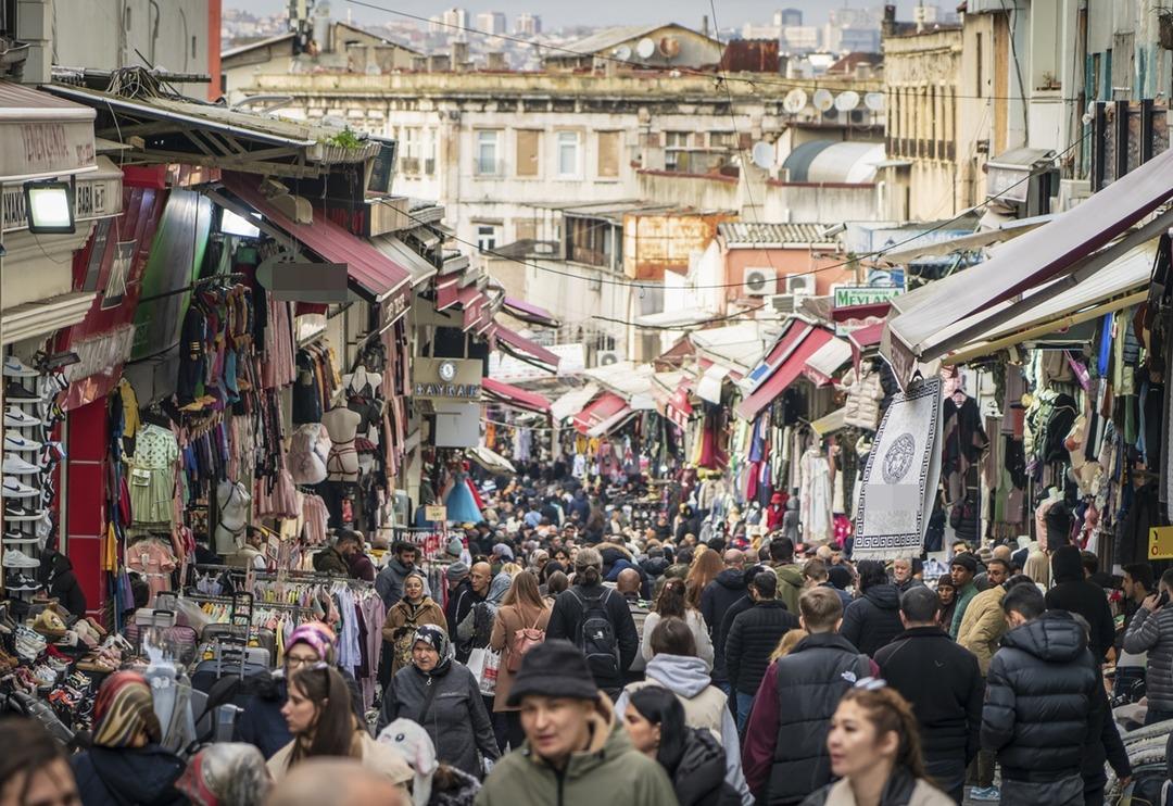 G&ouml;z&uuml;m&uuml;z onları aradı! İtalya, İspanya, Fransa bile T&uuml;rkiye&rsquo;den ucuz kaldı: D&ouml;viz kuru y&uuml;kselince yabancı alışverişi kesti