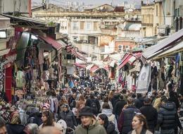 Gözümüz onları aradı! İtalya, İspanya, Fransa bile Türkiye’den ucuz kaldı: Döviz kuru yükselince yabancı alışverişi kesti