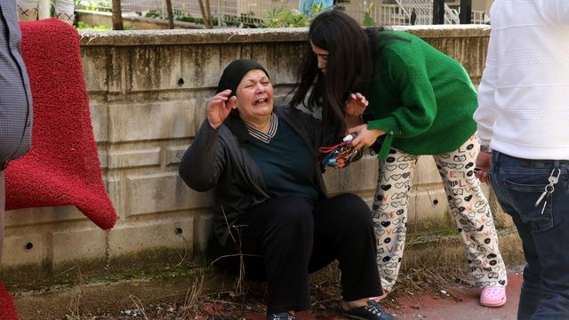 Yürek burkan görüntü! 'Allah rızası için' diye feryat edip, gözyaşlarına boğuldu