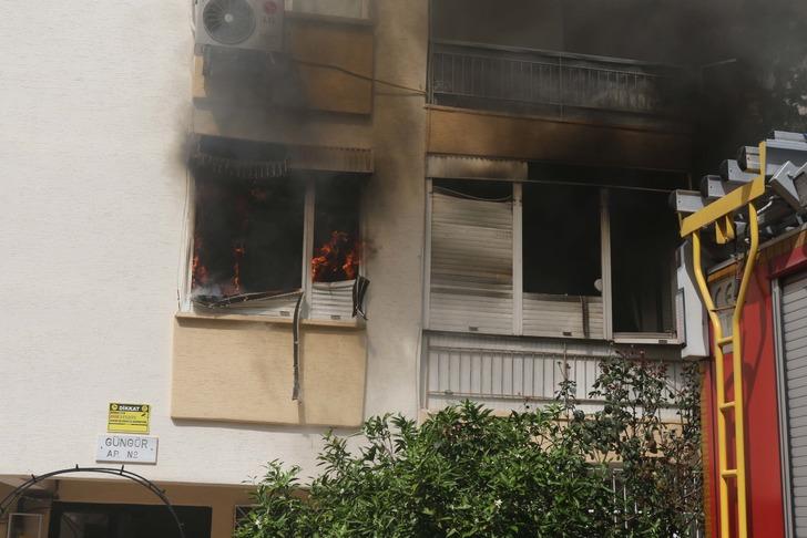 Yürek burkan görüntü! 'Allah rızası için' diye feryat edip, gözyaşlarına boğuldu G3