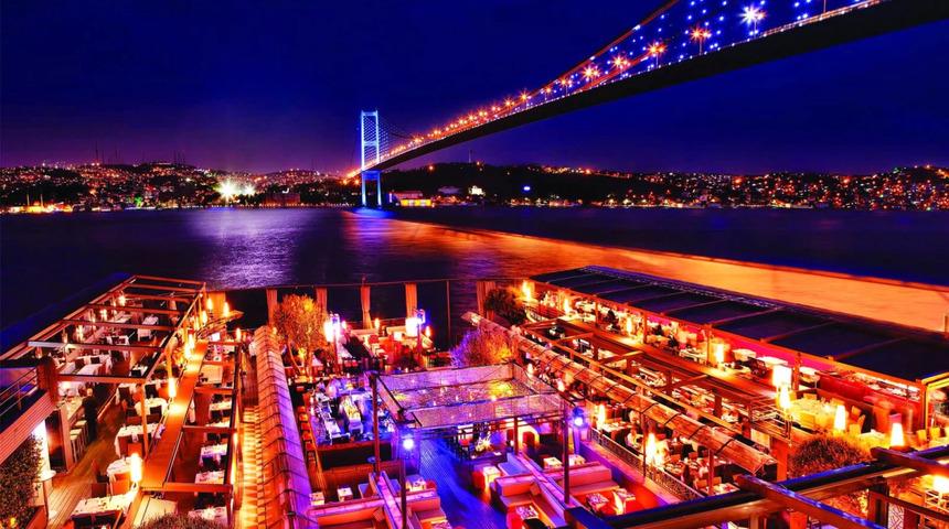Türkiye'nin ünlü eğlence mekanıydı: Reina'nın işletmecisinin iflasına karar verildi!