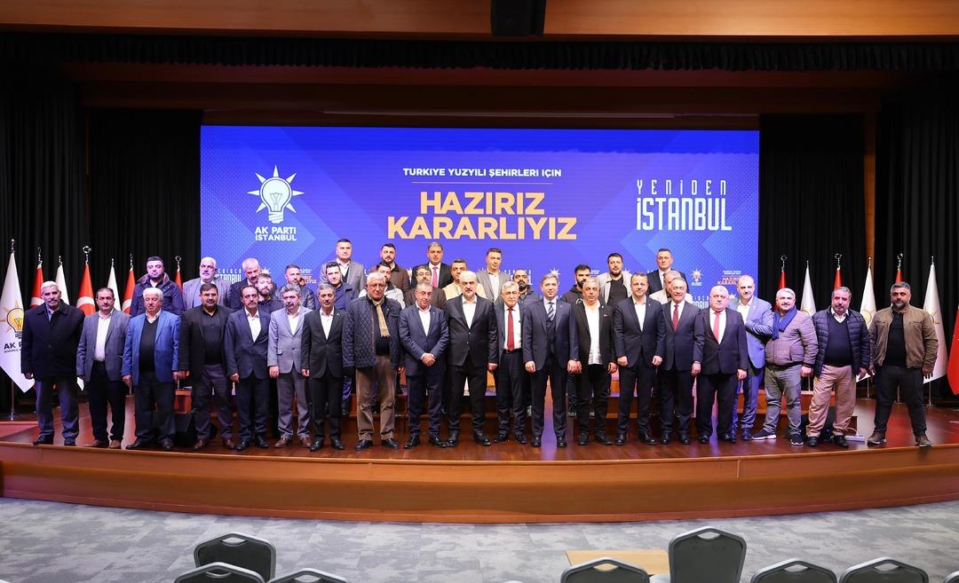 İstanbul'da CHP'den istifa eden 400 kişi AK Parti'ye katıldı! T&ouml;rene aşiret reisleri de katıldı